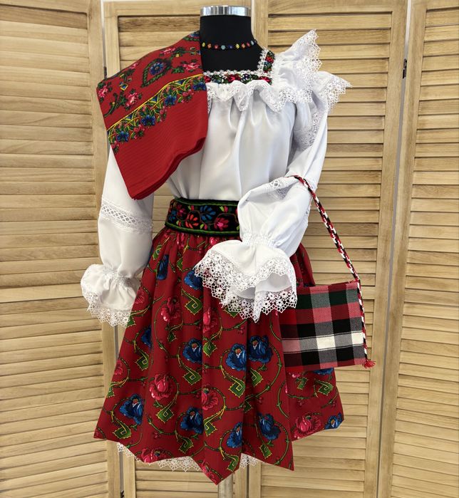 Costum traditioanal de Maramures pentru femei set complet
