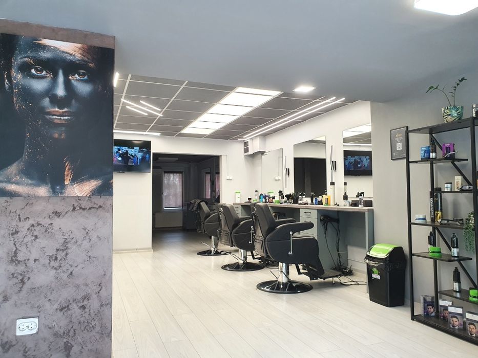 Închiriez scaun frizerie