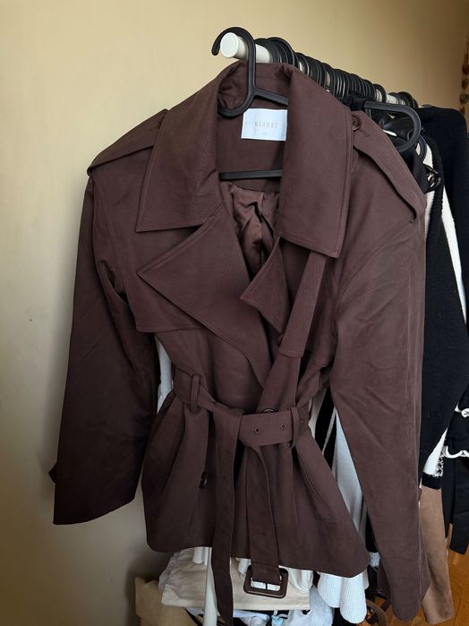 Сет на Meshki - къс тренч и къси панталони