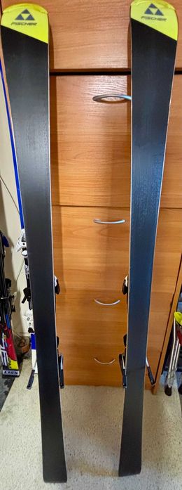 3 чифта ски; цена в описанието;