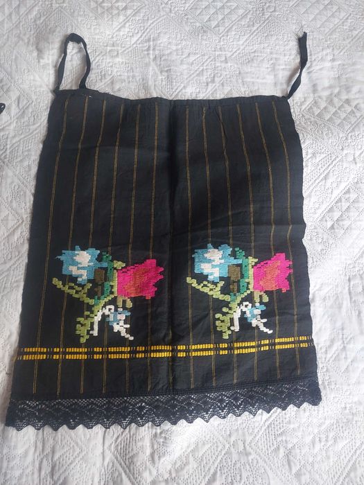 Автентични престилки за носия