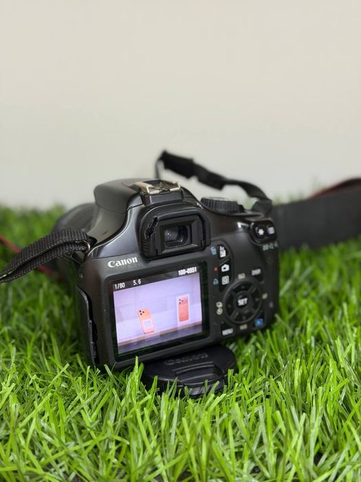 Canon EOS 1100D