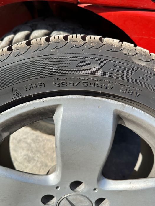 Гуми 225/50 R17 Debica Frigo зимни