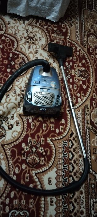 Продается пылесос 2000 ват