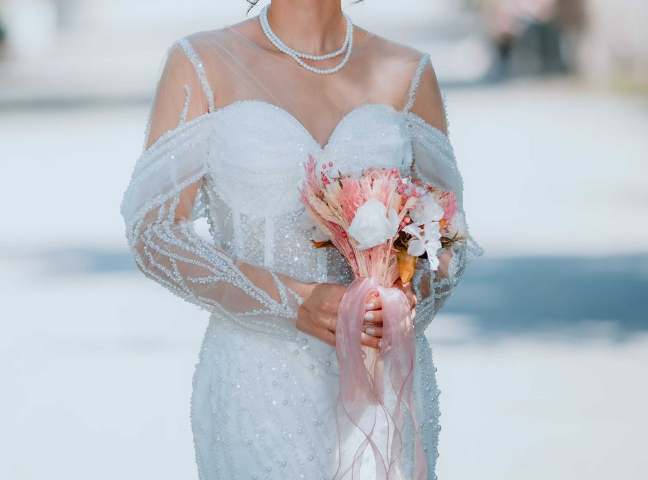 Булчинска рокля , Бяла булчинска рокля