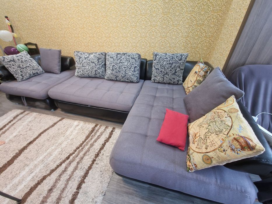 Диван угловой в хорошем состоянии