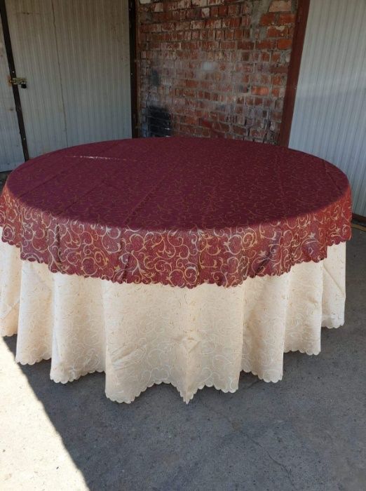 Fata (fete) de masa, rotunda, pentru restaurant, sala de nunta, cort