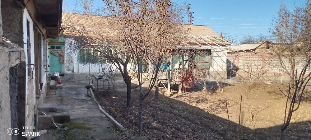 Ховли Уй сотилади