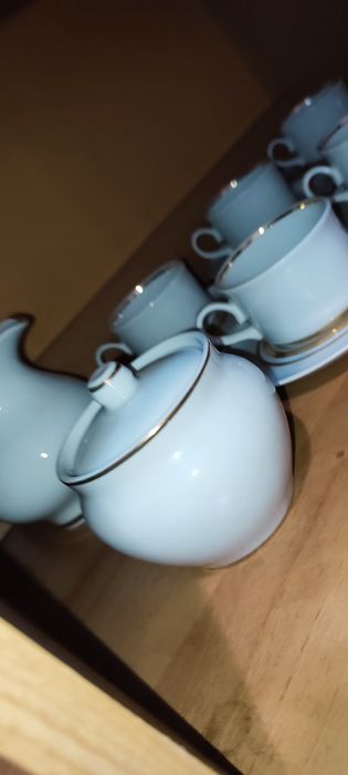 Продаю фарфоровый сервиз!