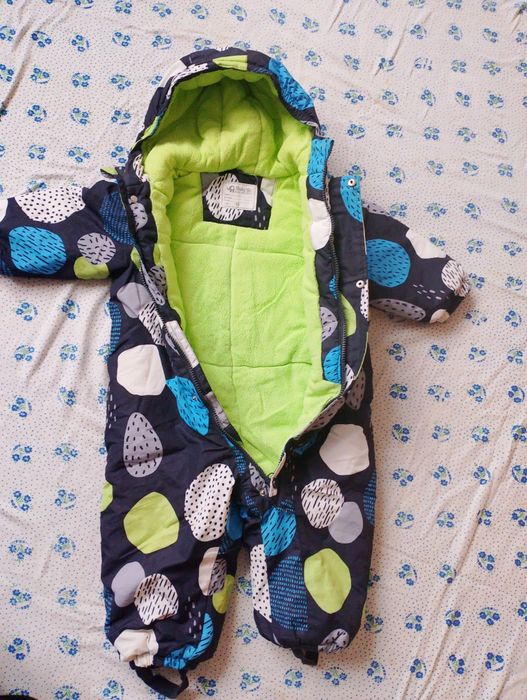 Продам б/у зимнию куртку