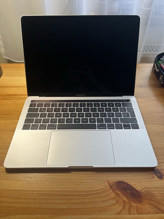 MacBook Pro 13” Touch Bar (2019) - Silver