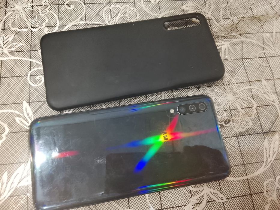 Продам Самсунг А50