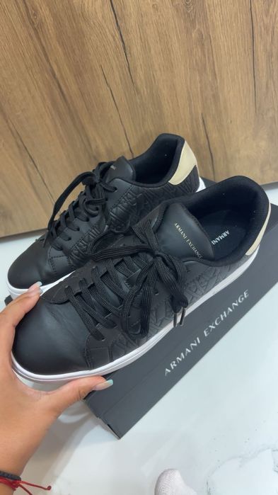 Armani Exchange маратонки