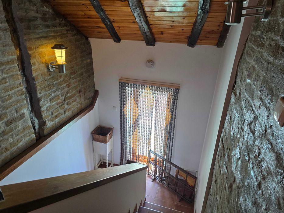 Реновирана къща  с гледка   в с. Гостилица / област Габрово