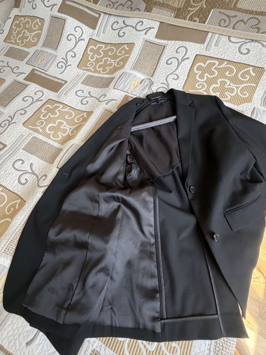 Продам новый пиджак Uniqlo