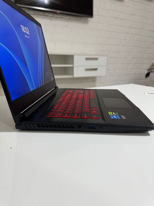 Ноутбук MSI с RTX 20 серия / Intel Core i5 / 8GB / 256GB SSD