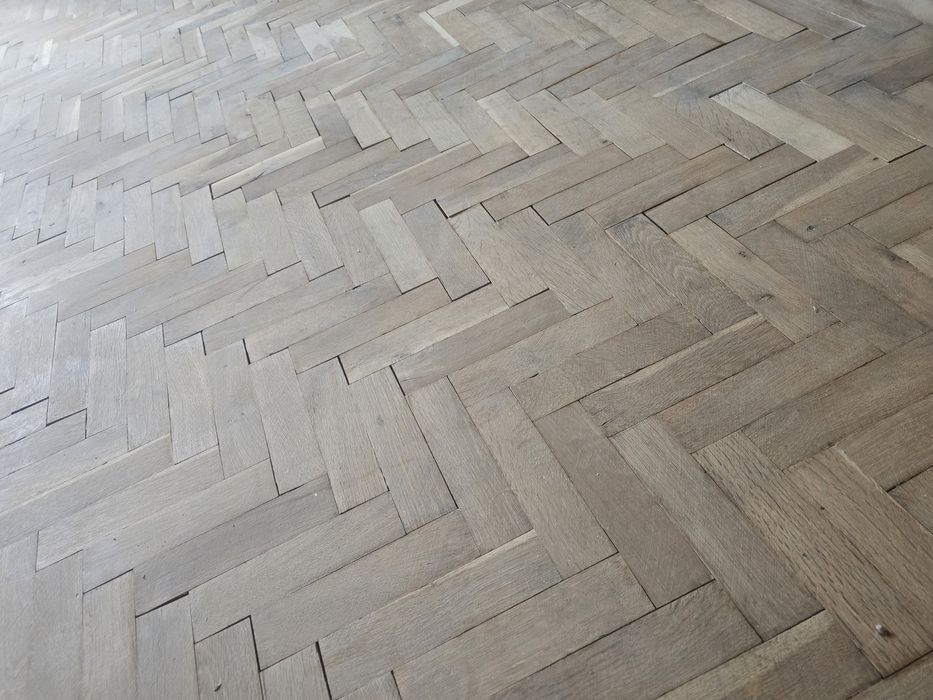 Естествен дъбов паркет, много запазен