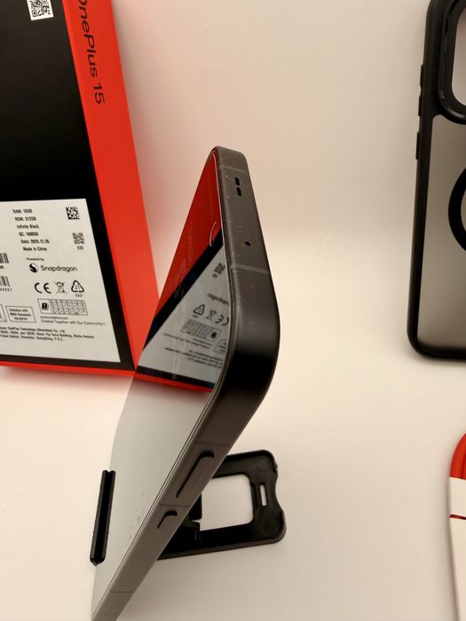 OnePlus 15 5G 16GB RAM / 512GB Black – КАТО НОВ | Гаранция | 799€