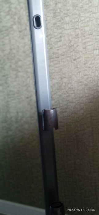 Продам подставку для пылесоса Dyson, полностью новая.