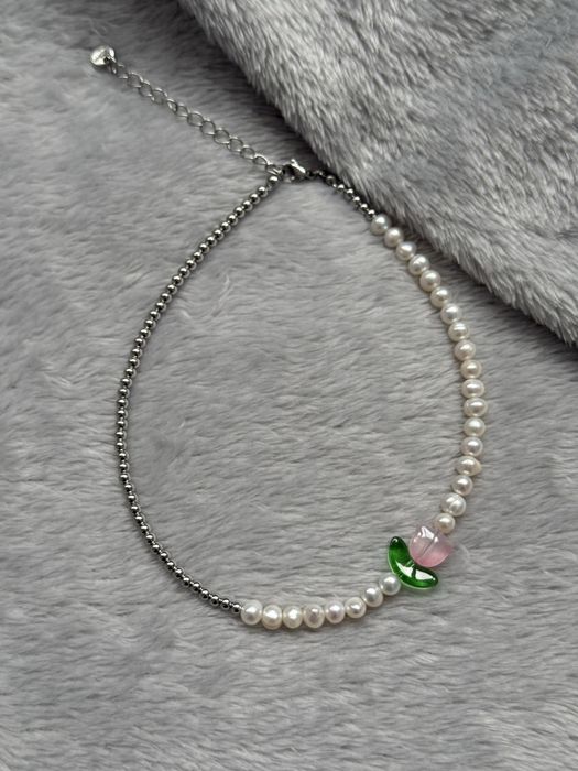 Ръчно изработени колиета от естествени перли, камъни и стомана