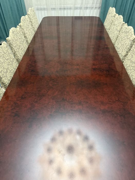 Продается стол в зал