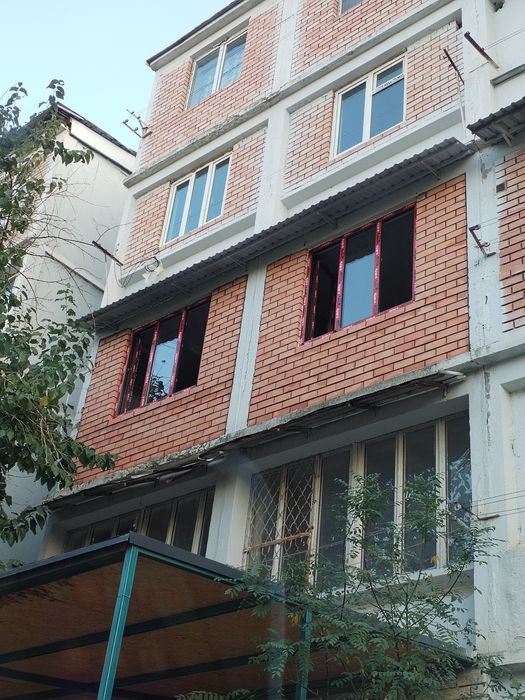 Клаадка Кирпича Балконов, Balkonga gisht teramiz