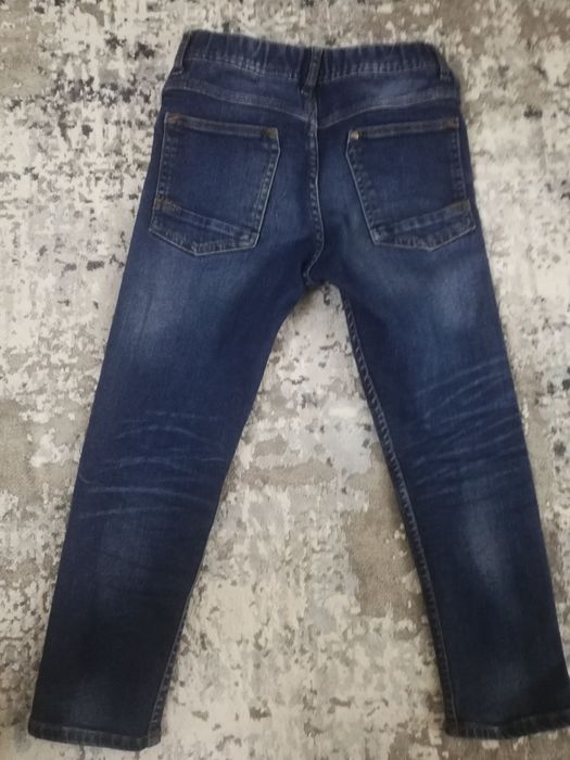 Продам детские  джинсы HM