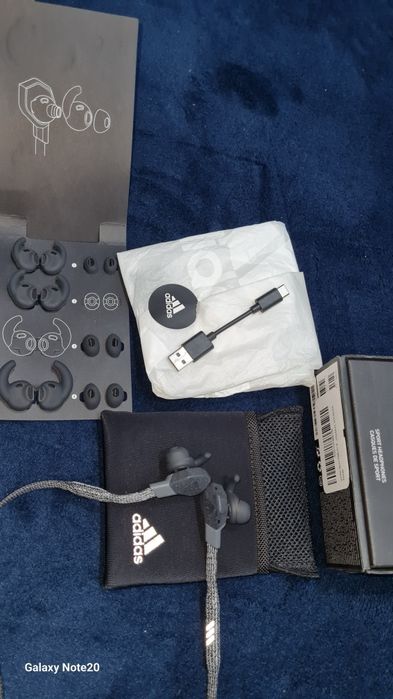 Căști Adidas  FWD -1  bluetooth