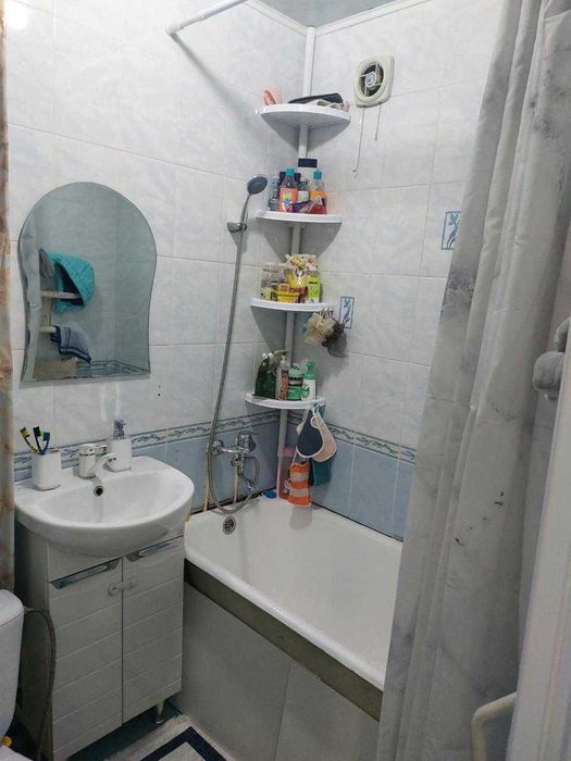 Продам 2 ком квартиру с хорошим ремонтом Уют!