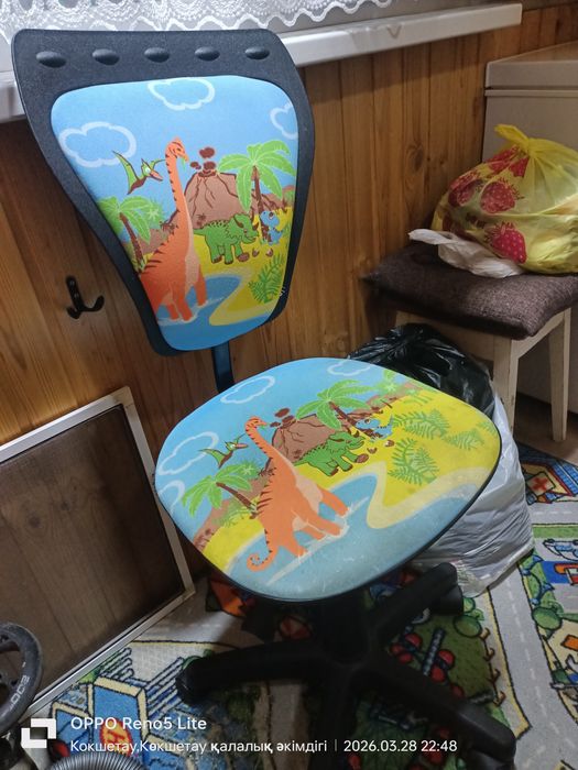 Стул на колесиках