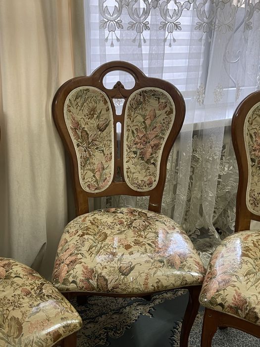 Срочно продам стулья