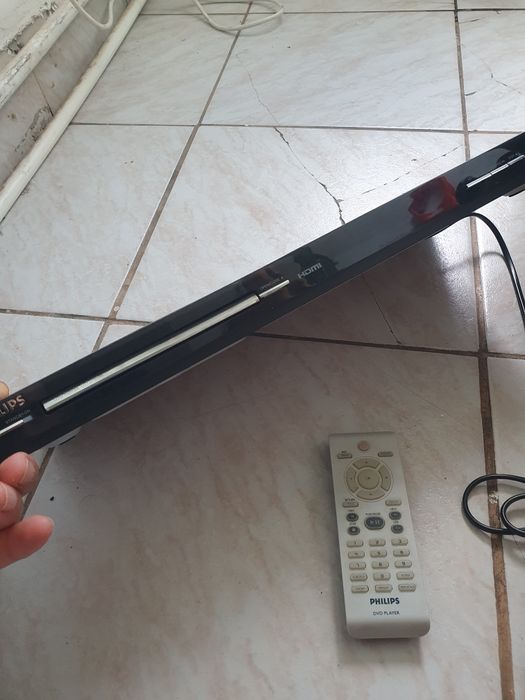Dvd philips cu telecomanda.