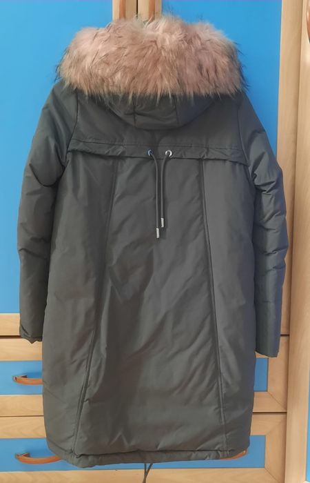 Куртка зимняя на девочку(12-15лет)