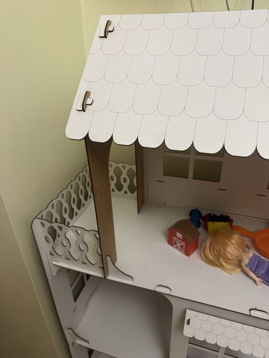 Кукольный домик из дерева