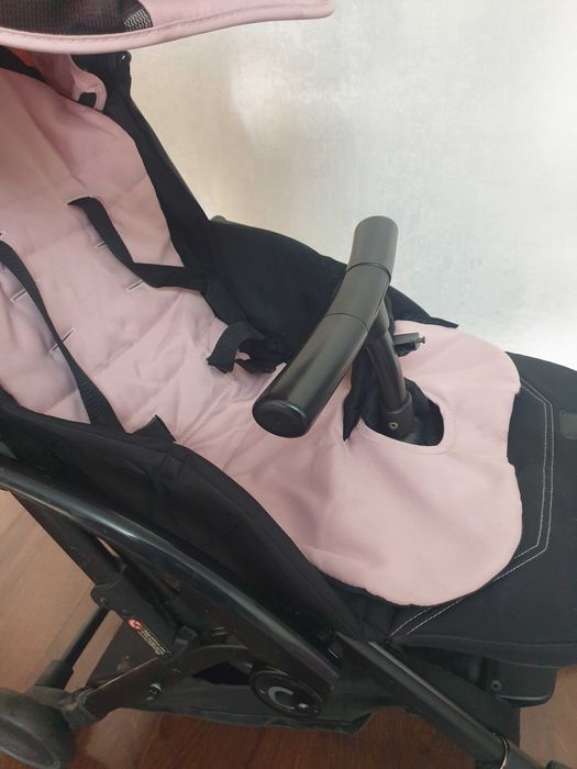 Детская прогулочная коляска