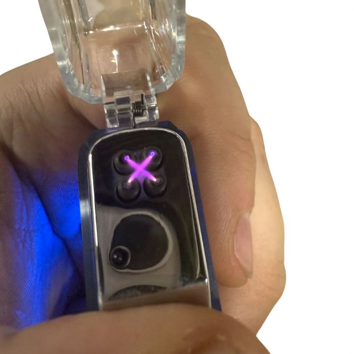 Елегантна прозрачна ветроустойчива запалка с LED светлинки