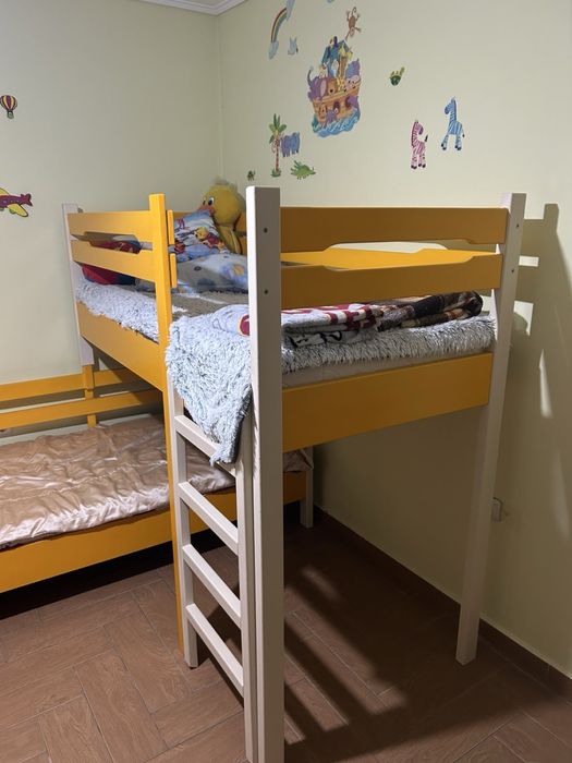 Двуетажно легло + бюро