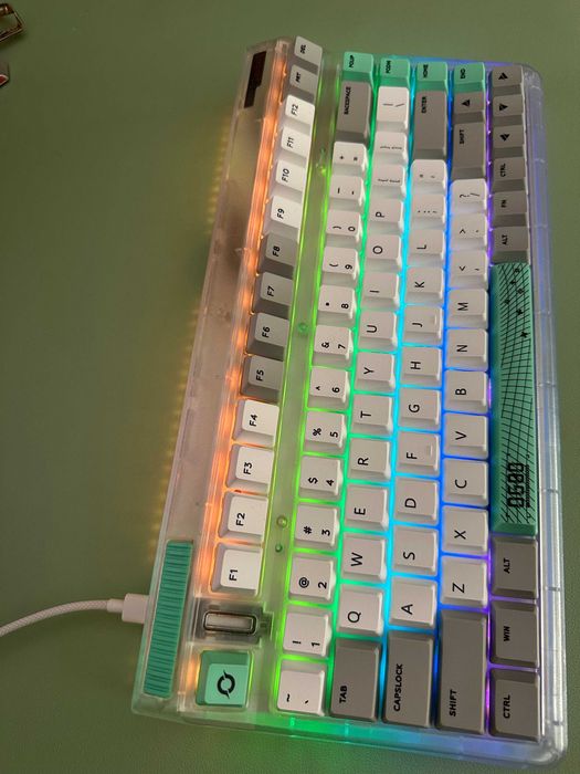 Tastatura mecanica fara fir iQunix OG80 Wormhole, RGB, Gold Pink