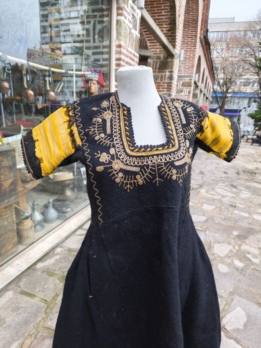 Автентичен самоковски сукман