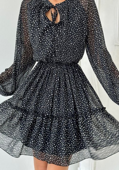 Черна дамска рокля