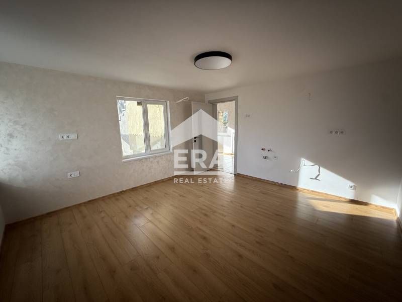 Продава се Двустаен апартамент в Варна, Виница - 61 кв.м за 1045 €/кв.м - Снимка #3