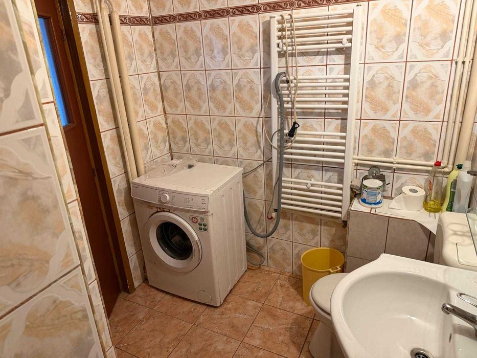 apartament 3 camere de inchiriat