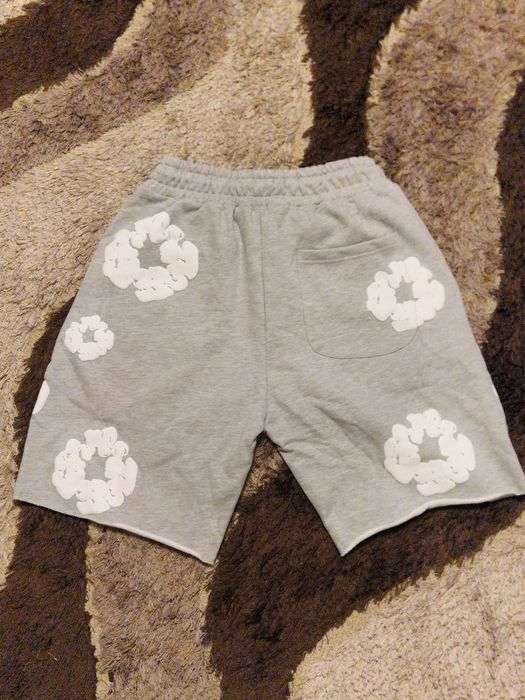 Екип на Denim tears