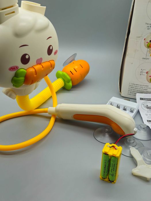 Електрически душ-играчка за баня с помпа, заек с вендузи и 2 душ глави