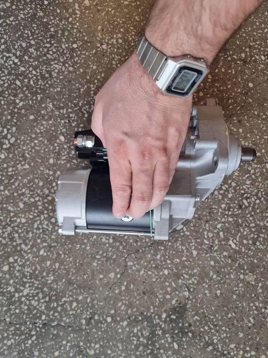 Electromotor nou  Hitachi ZAXIS