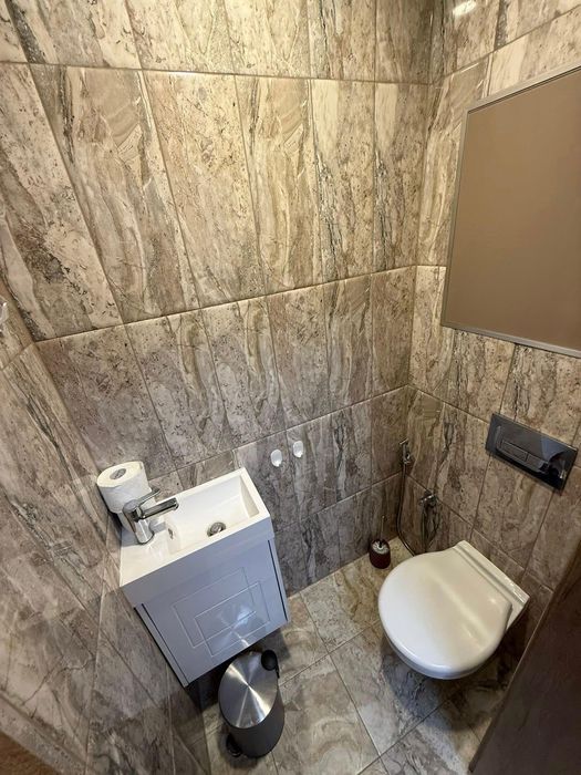 Дава се под наем Тристаен апартамент в Пловдив, Кършияка - 120 кв.м за 663 € - Снимка #6