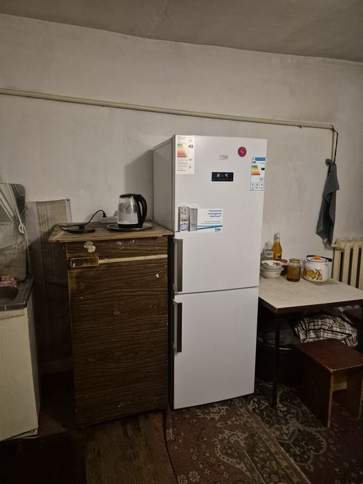 Холодильник б/у.