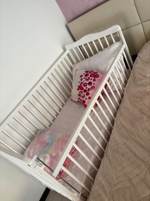 Vând pătuț lemn alb