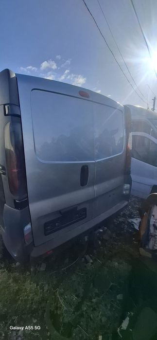Dezmembrez Renaul Trafic Opel Vivaro