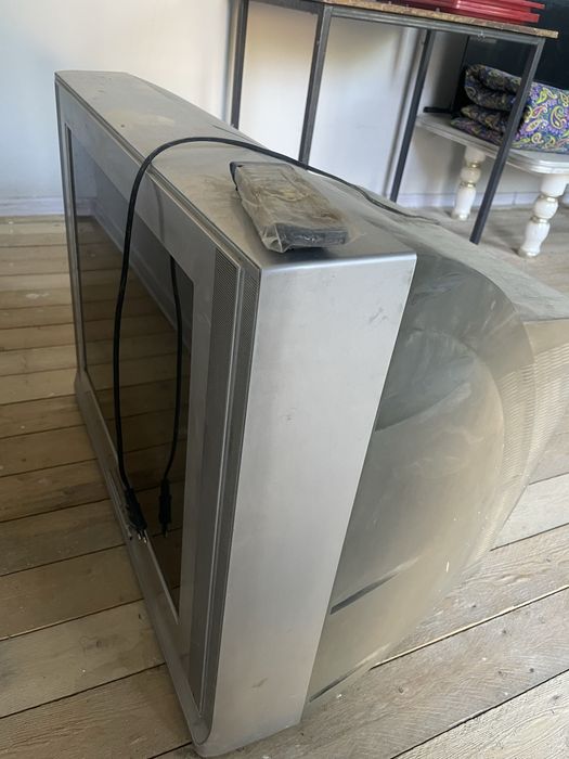 Kir mashinasi sotiladi + bonus tekinga 2 ta televizor